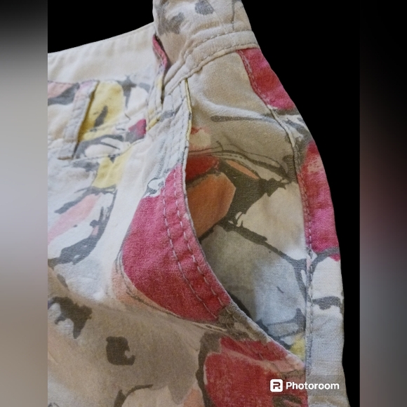 ANN TAYLOR LOFT Shorts. Womens. Size 2. Water color mult-color print. - Picture 3 of 9